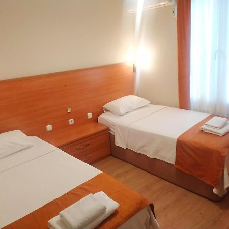 Yalcin Hotel Çeşme Εξωτερικό φωτογραφία