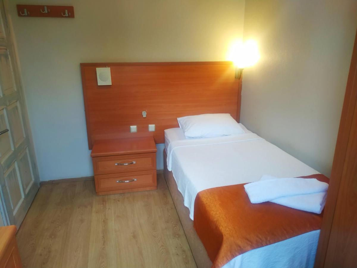 Yalcin Hotel Çeşme Εξωτερικό φωτογραφία