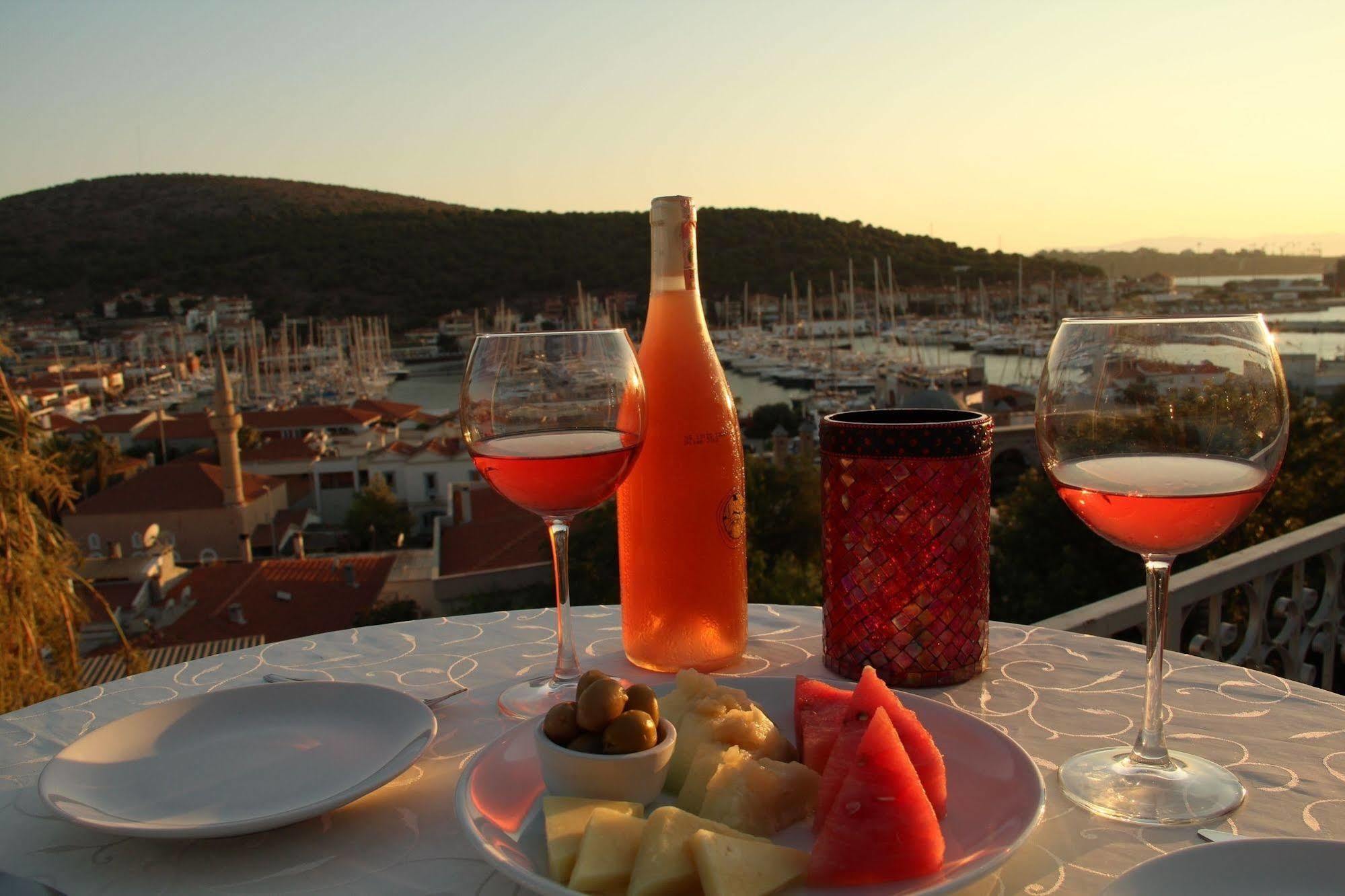 Yalcin Hotel Çeşme Εξωτερικό φωτογραφία