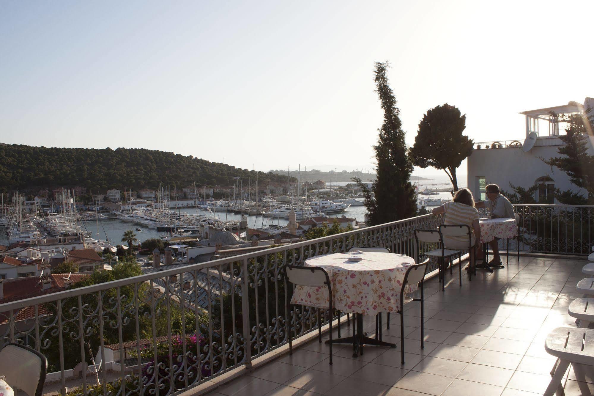 Yalcin Hotel Çeşme Εξωτερικό φωτογραφία